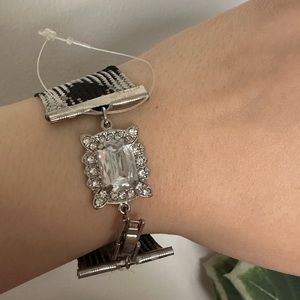 NEW| Wide Strap Bracelet Decorated with a crystal